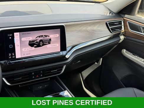 Used 2025 Volkswagen Atlas SE FWD image 23