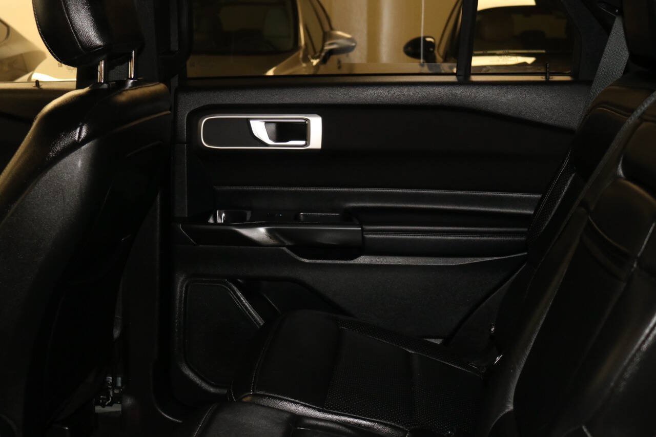 Used 2020 Ford Explorer XLT RWD image 69