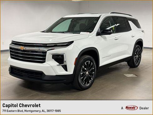 New 2026 Chevrolet Traverse LT w/ Sun and Wheel Package FWD image 1