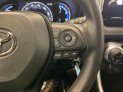 Used 2023 Toyota RAV4 LE AWD/4WD image 21