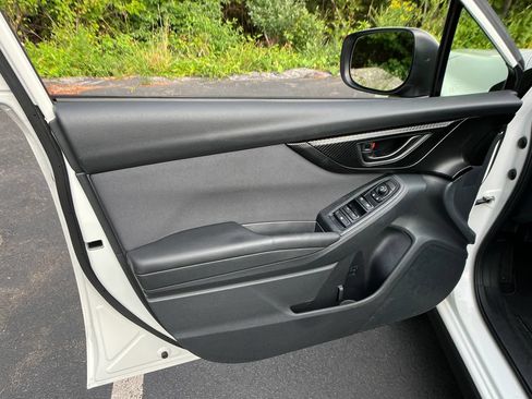 Used 2019 Subaru Crosstrek 2.0i Premium AWD/4WD image 11