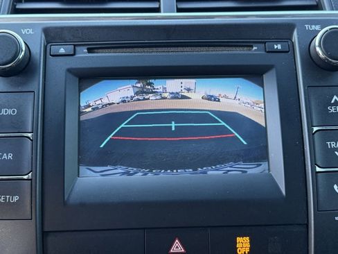 Used 2017 Toyota Camry SE image 28