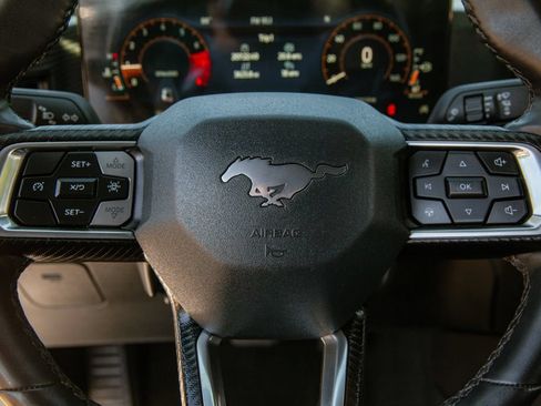 Used 2025 Ford Mustang Convertible RWD image 16