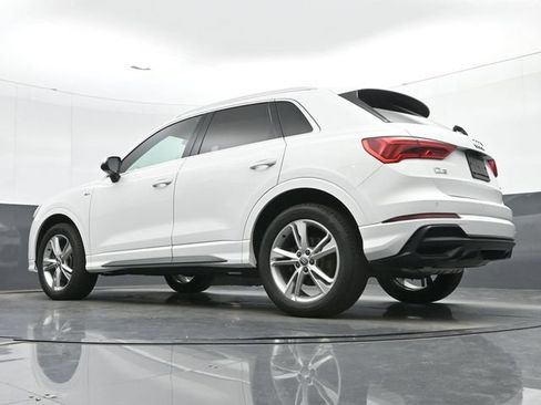 Used 2020 Audi Q3 2.0T Premium w/ Convenience Package AWD/4WD image 14