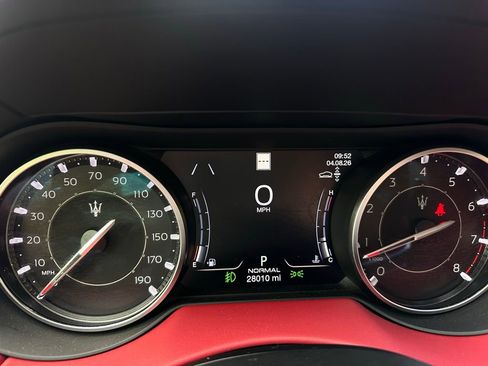 Used 2023 Maserati Levante Modena image 14