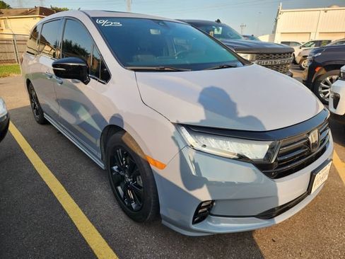 Used 2023 Honda Odyssey Sport image 1