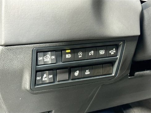 Used 2023 Toyota Tundra Platinum image 27