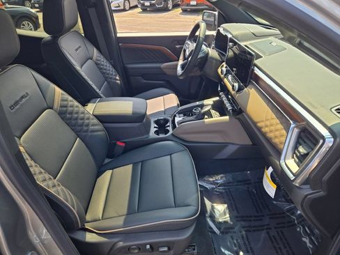 New 2026 GMC Canyon Denali AWD/4WD image 16