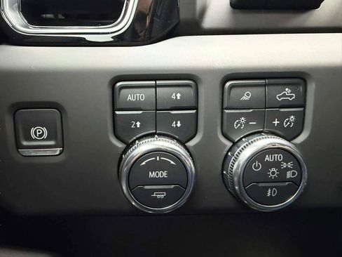 Used 2025 GMC Sierra 1500 Denali w/ Technology Package image 23