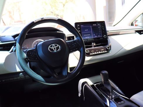 Used 2022 Toyota Corolla LE w/ Carpet Mat Package (TMS) FWD image 34