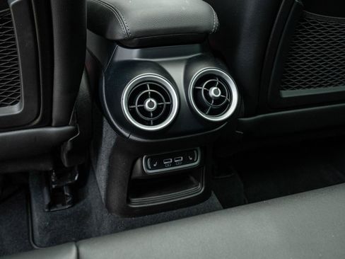 Used 2022 Alfa Romeo Stelvio Veloce image 20