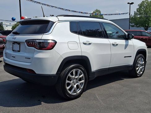 Certified 2023 Jeep Compass Latitude w/ Sun and Sound Group AWD/4WD image 6