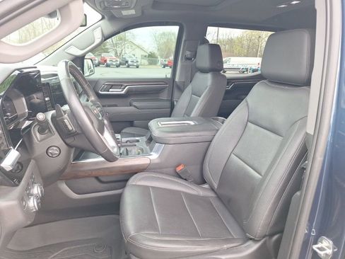 Used 2022 GMC Sierra 1500 SLT w/ SLT Premium Plus Package AWD/4WD image 4