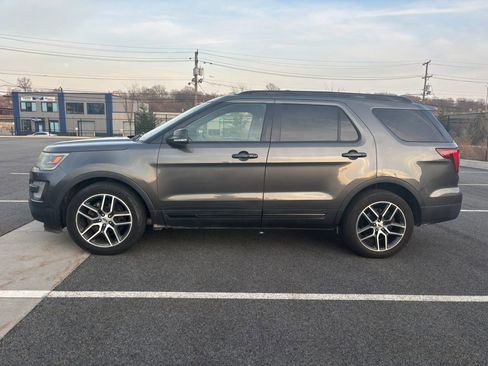 Used 2016 Ford Explorer Sport w/ Equipment Group 401A AWD/4WD image 4