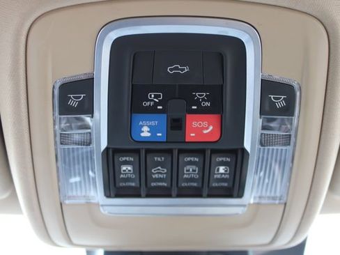 Used 2019 RAM 1500 Laramie AWD/4WD image 42