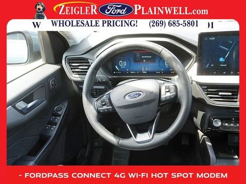 Used 2023 Ford Escape Platinum image 14