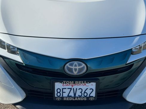 Used 2018 Toyota Prius Prime Plus w/ Carpet Mat Package FWD image 12