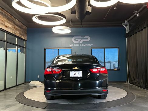 Used 2018 Chevrolet Malibu LS FWD image 4