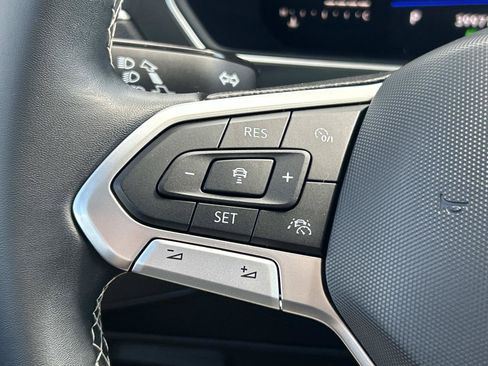 Certified 2023 Volkswagen Tiguan SE R-Line AWD/4WD image 23
