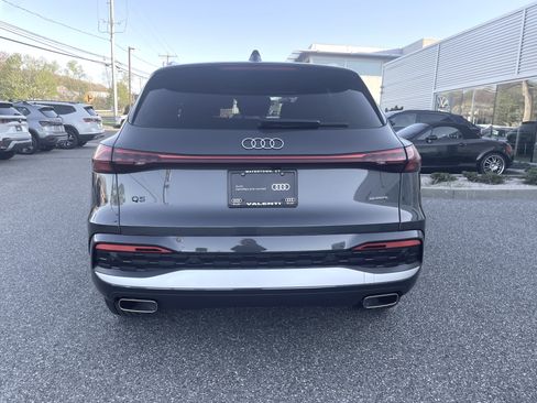 Certified 2025 Audi Q5 Premium w/ Convenience Package AWD/4WD image 5
