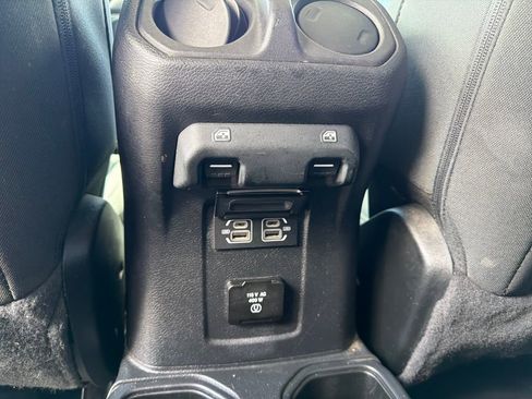 Used 2023 Jeep Gladiator Willys image 28