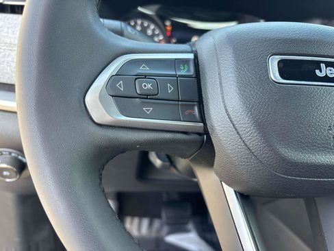 Certified 2023 Jeep Compass Latitude image 18