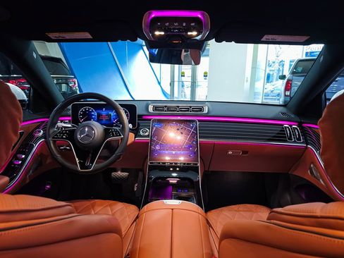 Used 2023 Mercedes-Benz S 580 4MATIC Sedan image 3