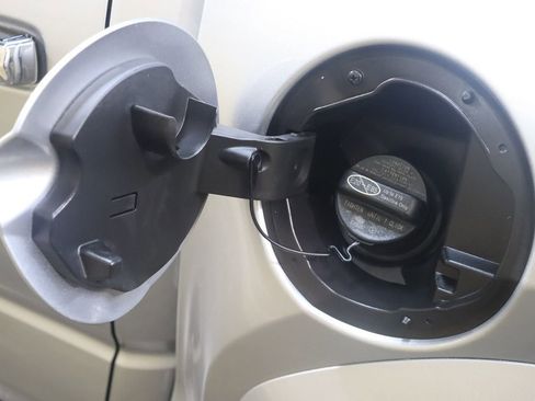 Used 2024 Toyota Tacoma Limited w/ Limited Package (LT) image 19