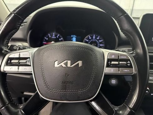 Used 2022 Kia Telluride LX AWD/4WD image 16