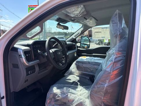 New 2026 Ford F550 4x4 Regular Cab Super Duty image 9