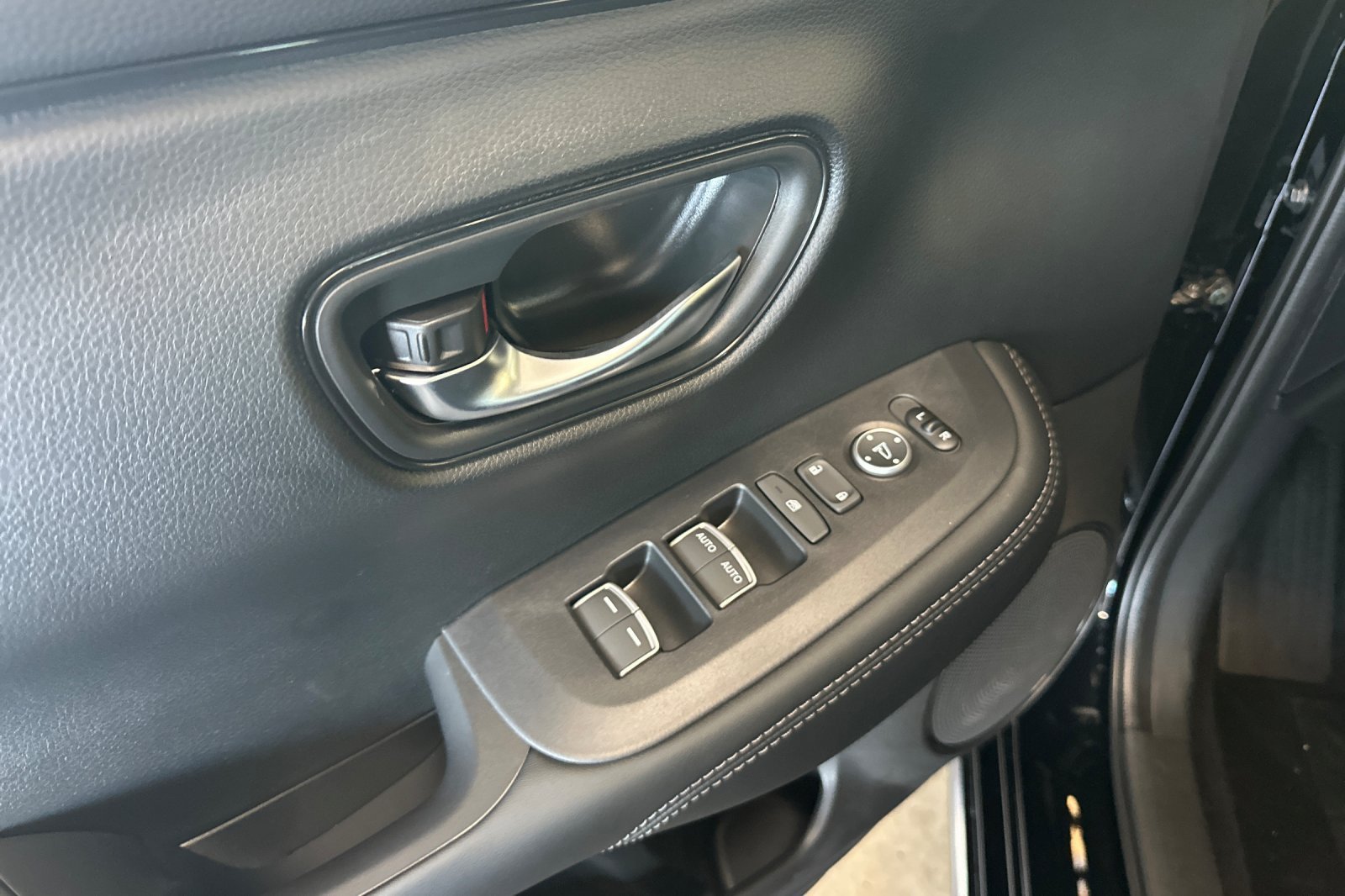 New 2027 Honda HR-V EX-L image 8
