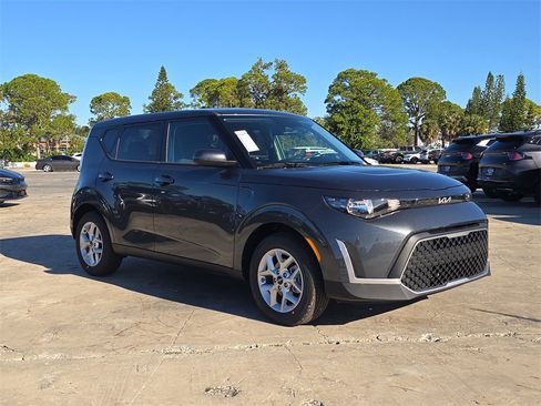 New 2025 Kia Soul LX image 2