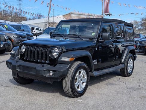 Used 2018 Jeep Wrangler Unlimited Sport S image 2