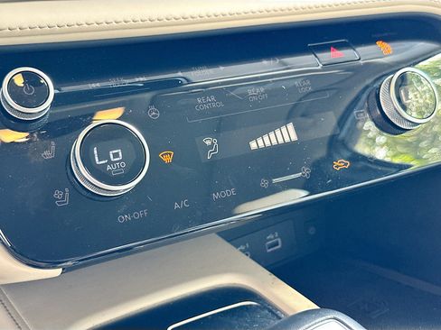 Used 2023 INFINITI QX60 Luxe w/ Cargo Package image 16