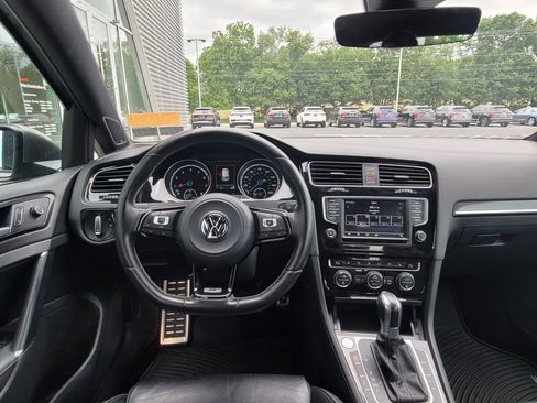 Used 2017 Volkswagen Golf R 4-Door AWD/4WD image 17
