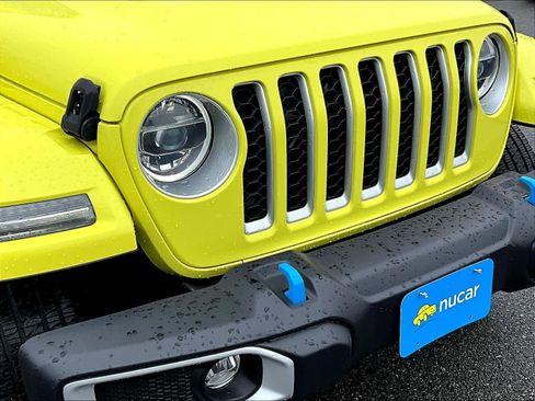 Used 2022 Jeep Wrangler Unlimited Sahara AWD/4WD image 32