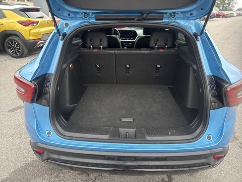 Used 2025 Chevrolet Trax RS w/ Sunroof Package FWD image 5