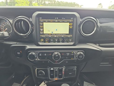 Used 2022 Jeep Wrangler Unlimited Sahara AWD/4WD image 24