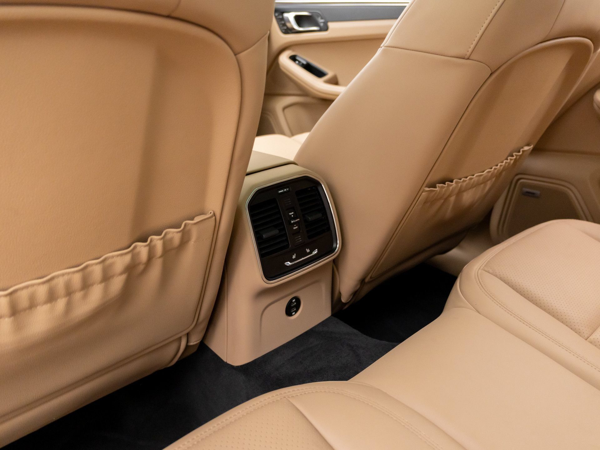 Used 2024 Porsche Macan S AWD/4WD image 19