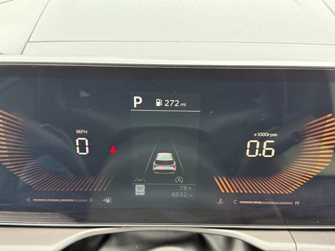 Used 2026 Kia Sportage EX FWD image 13