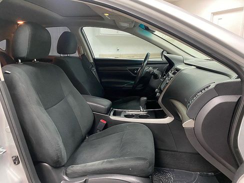 Used 2015 Nissan Altima 2.5 SV w/ Convenience Package image 14