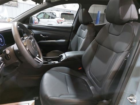 Certified 2025 Hyundai Santa Cruz SEL image 13