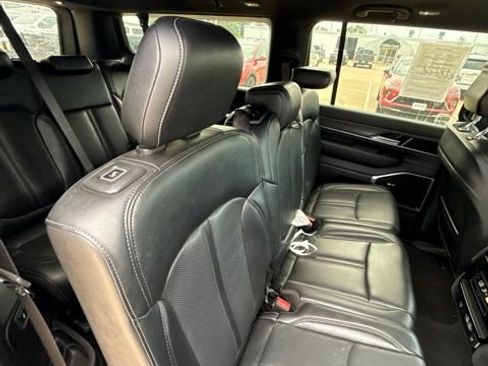 Used 2024 Jeep Wagoneer L Series II w/ Flexible Seating Group AWD/4WD image 25