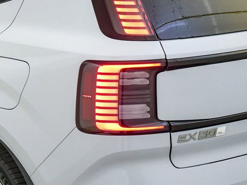 New 2026 Volvo EX30 Plus w/ Protection Package Premier image 12