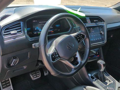 Used 2023 Volkswagen Tiguan SE R-Line AWD/4WD image 13