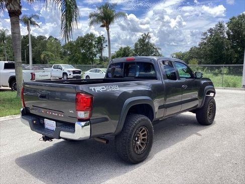 Used 2016 Toyota Tacoma TRD Off-Road AWD/4WD image 6