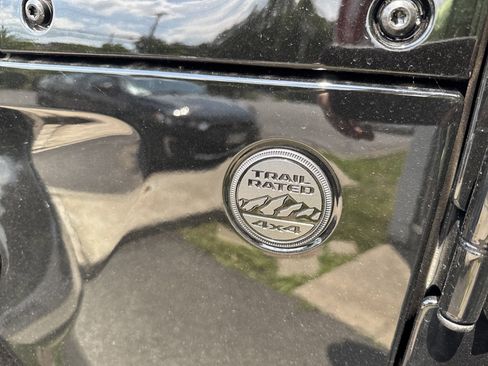 New 2025 Jeep Gladiator Sport w/ Premium Package image 8