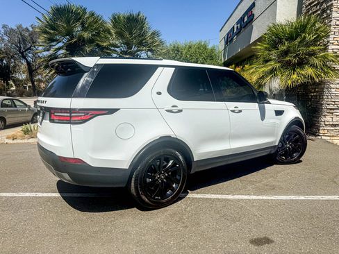 Used 2020 Land Rover Discovery HSE image 7