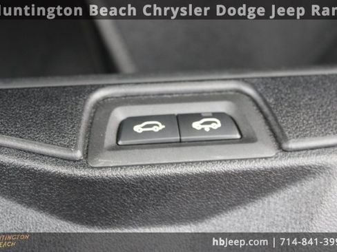 Used 2023 BMW X7 xDrive40i w/ M Sport Package image 39