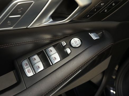 Used 2021 BMW X7 M50i image 28